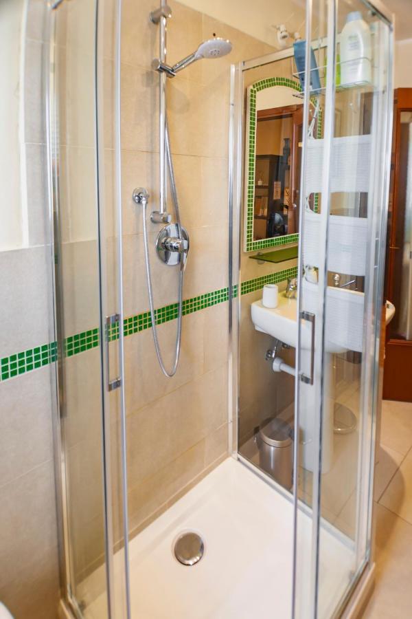 Ferienwohnung Attico Con Vista Turin Exterior foto